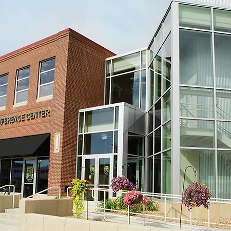 Watercrest Hotel And Conference Center Howard エクステリア 写真