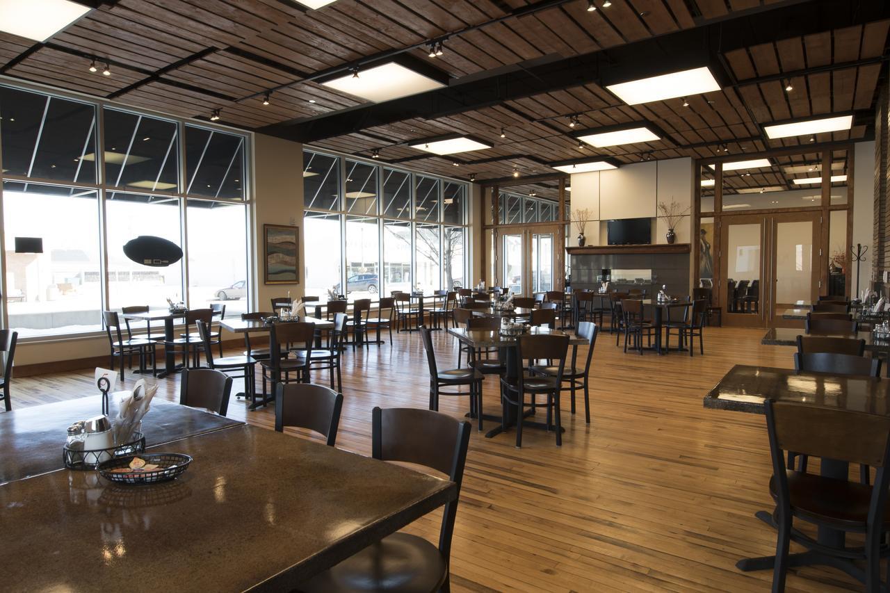 Watercrest Hotel And Conference Center Howard エクステリア 写真