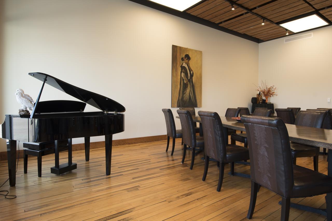Watercrest Hotel And Conference Center Howard エクステリア 写真